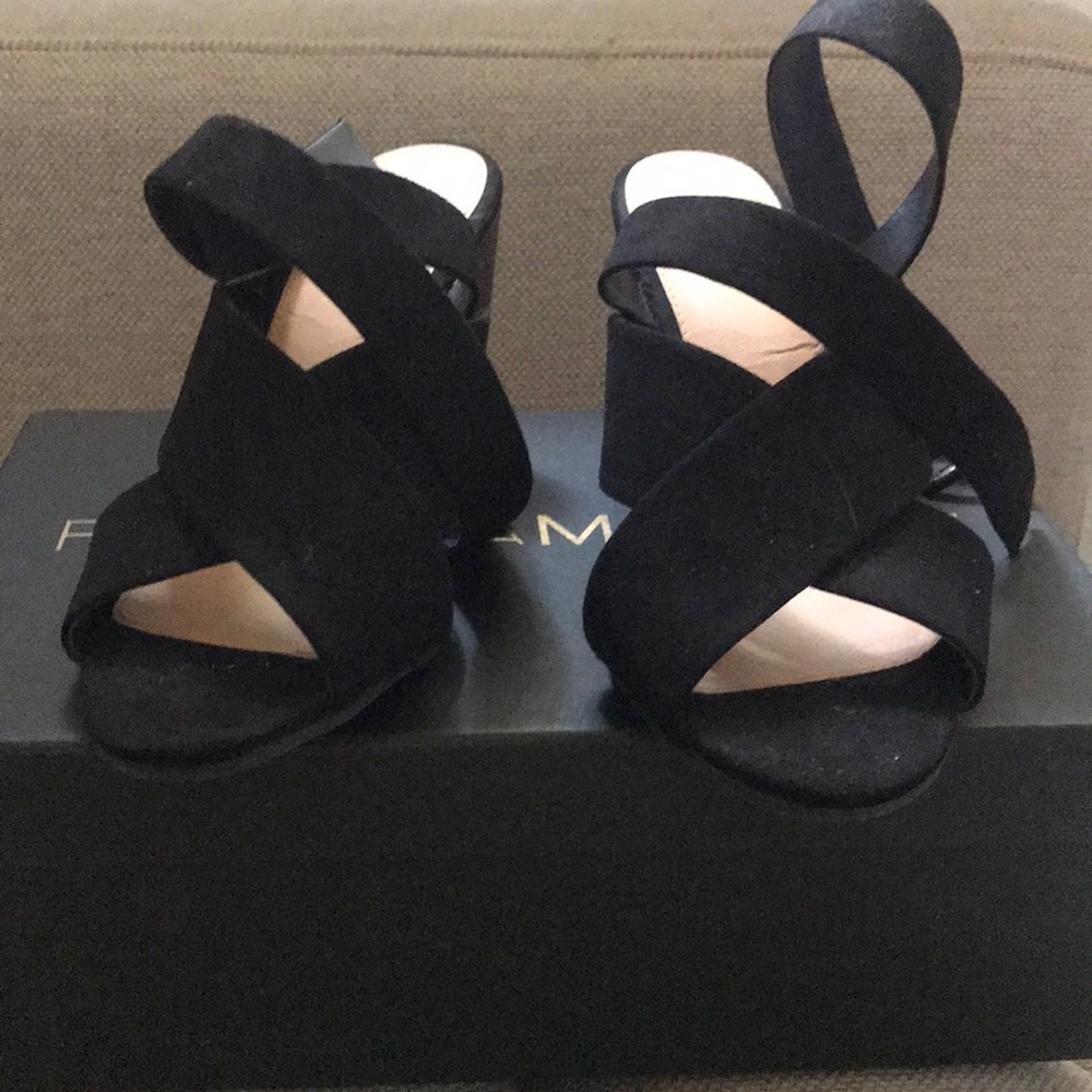 Loft size 7 ankle detail wedge heels